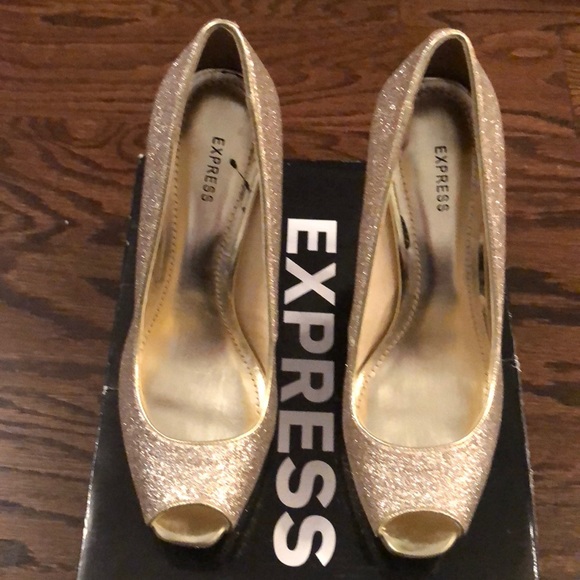Express Shoes - Express Gold Glitter 4 inch Heels 👠